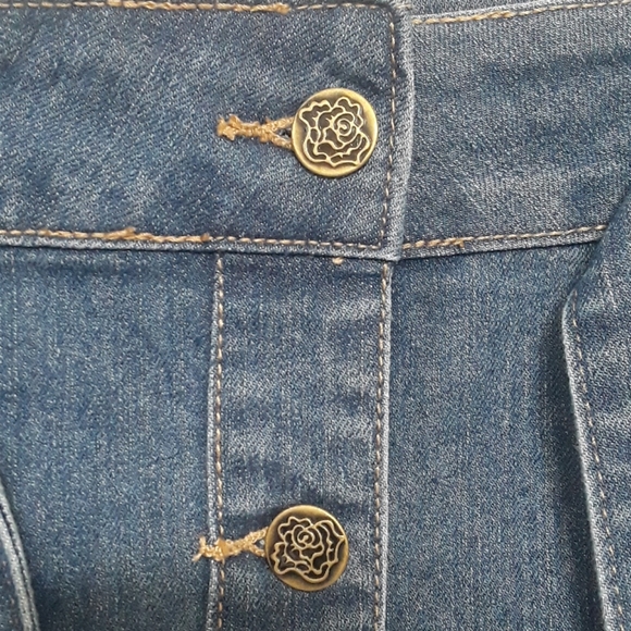 Denim button down fray hem skirt sz 8 - Picture 6 of 6